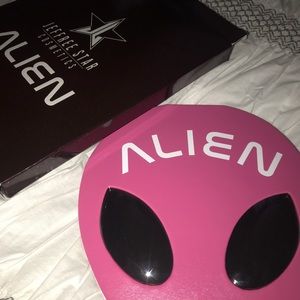 Brand New Jeffree Star Alien Palette